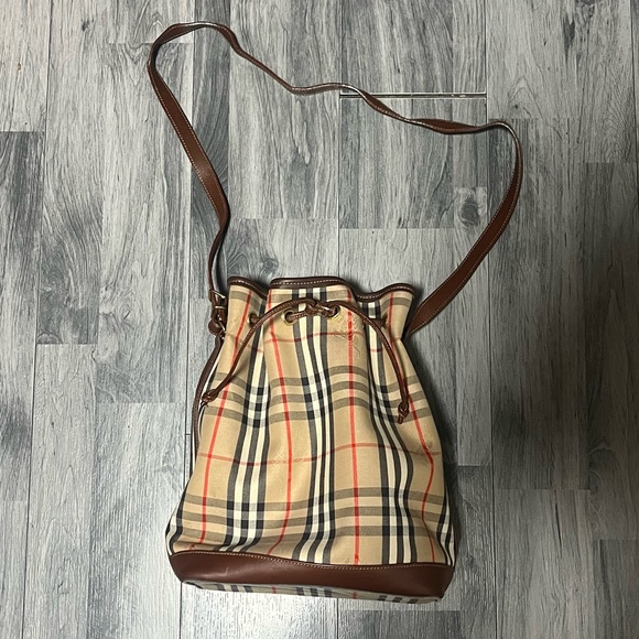 BURBERRY Nova Check Drawstring Bucket Bag EUC Vintage Made in Italy - Picture 1 of 15